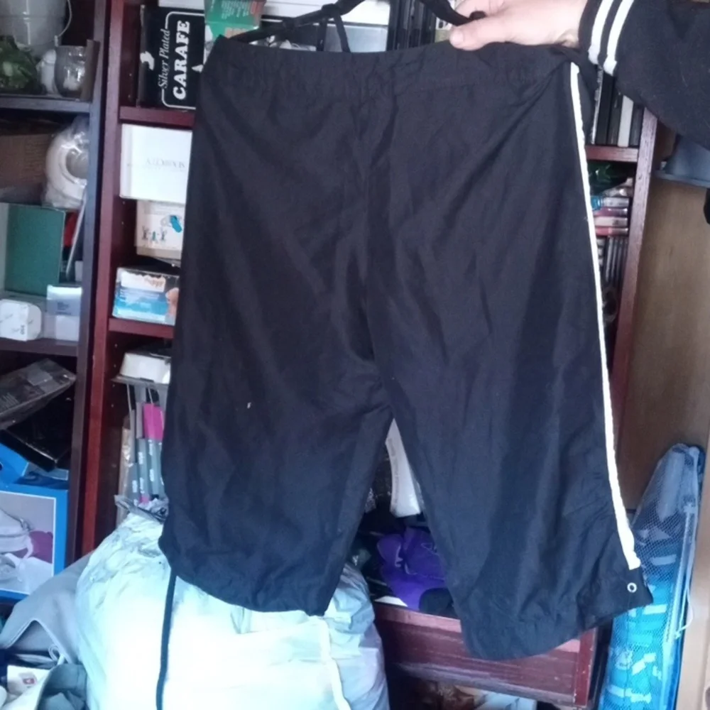 Shorts - Picture 2 of 3